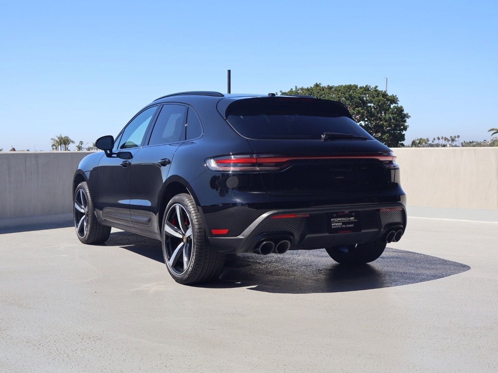 2022 Porsche Macan S photo 2