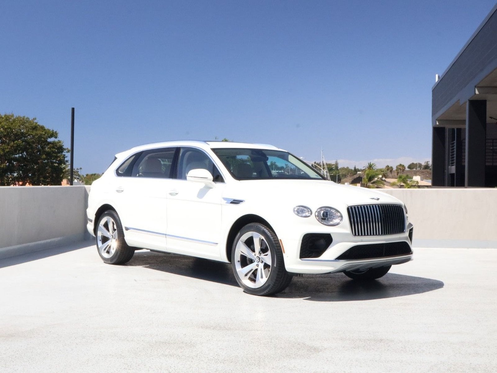 2023 Bentley Bentayga EWB