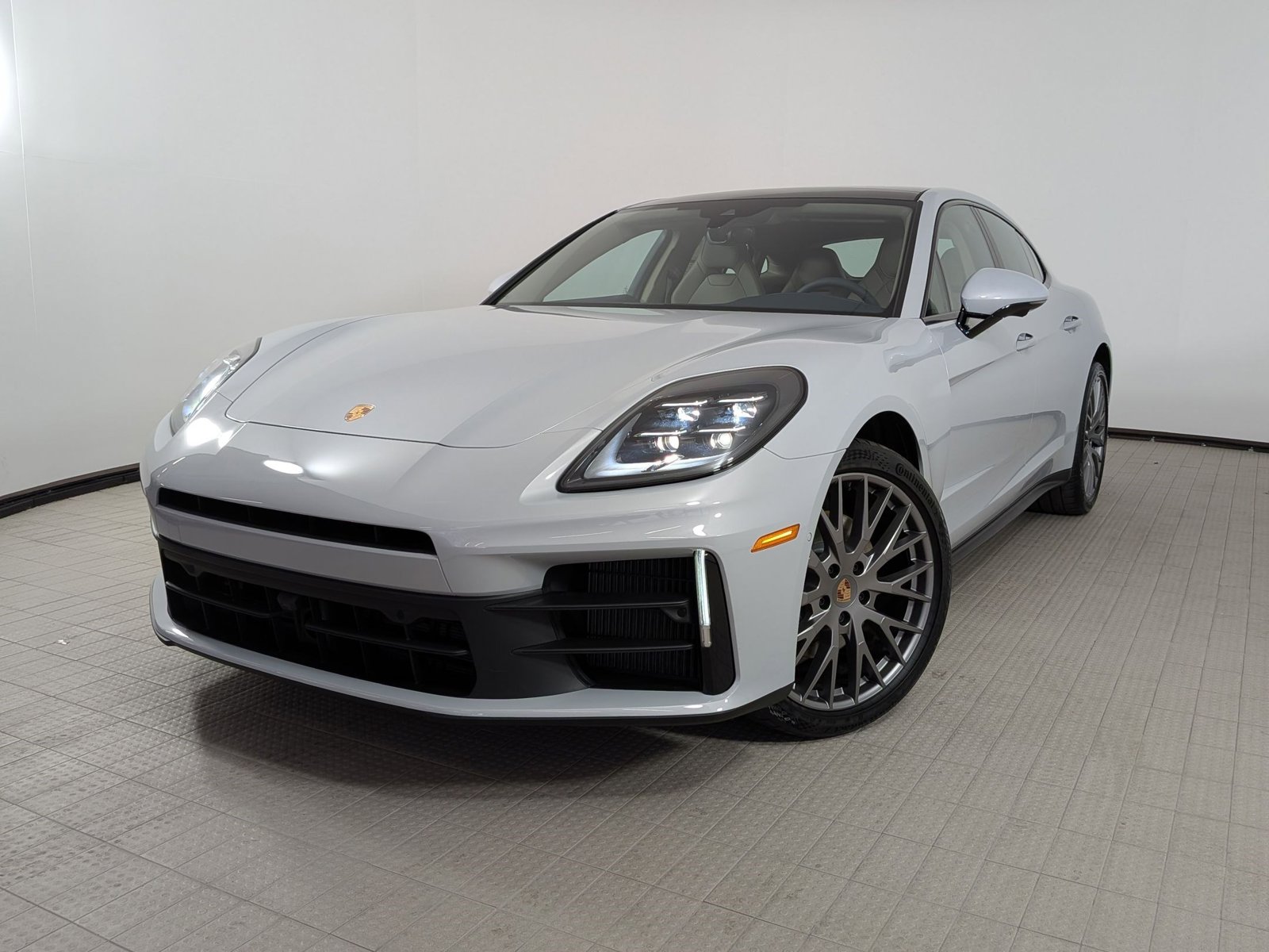 2026 Porsche Panamera 4's photo