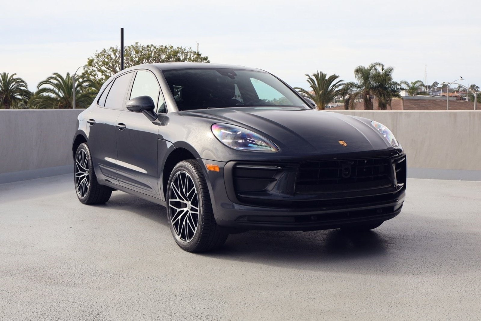 2025 Porsche Macan photo 6
