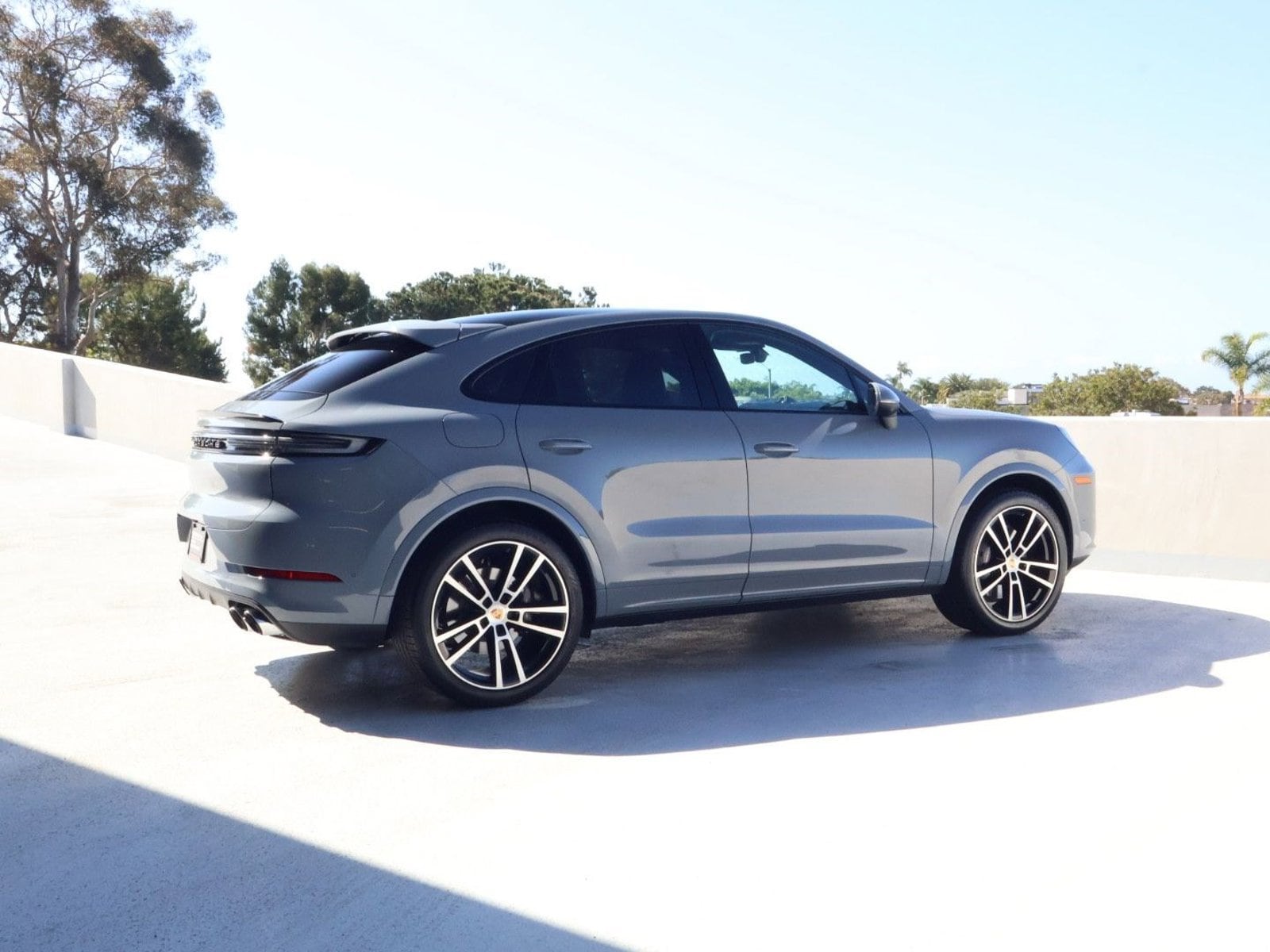 2024 Porsche Cayenne Coupe photo 3