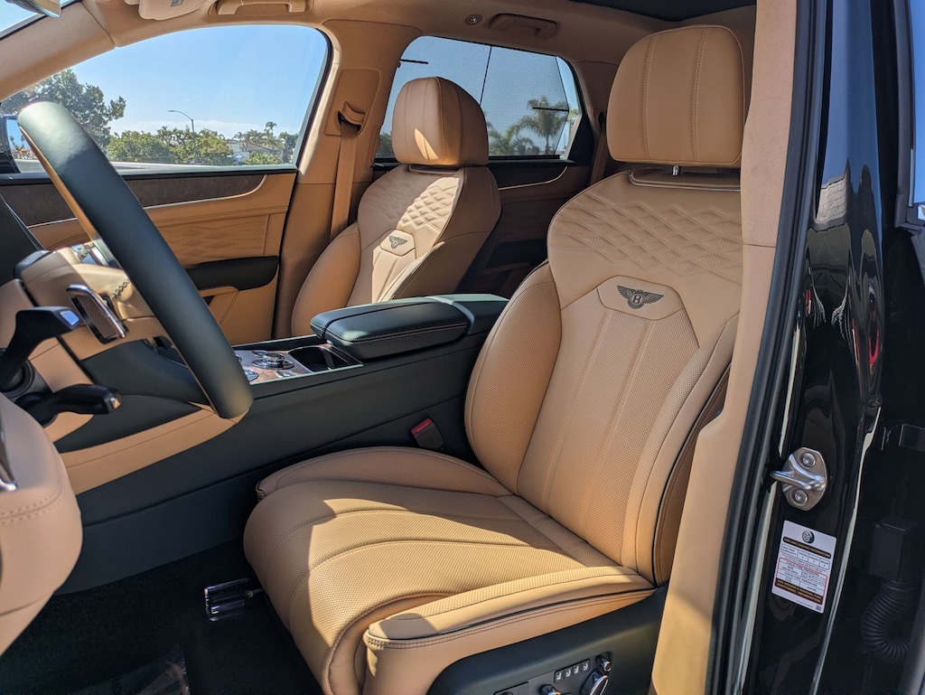 New 2025 Bentley Bentayga Azure SUV