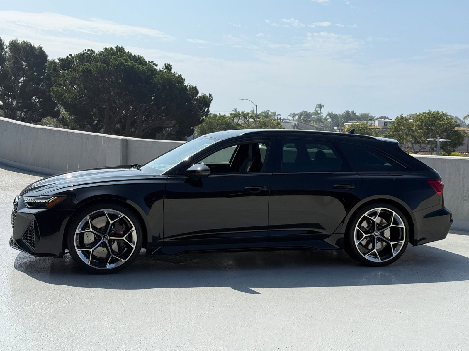 2025 Audi RS 6 Avant Performance Base photo 2