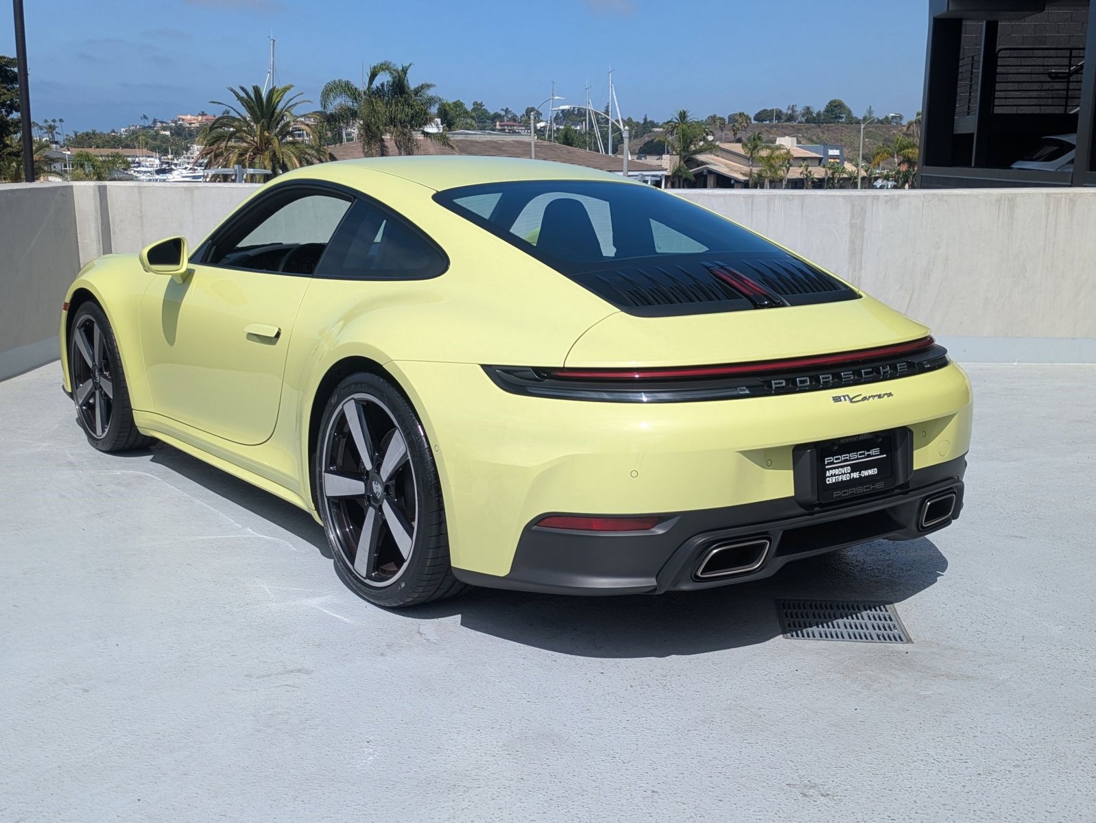2025 Porsche 911 photo 3