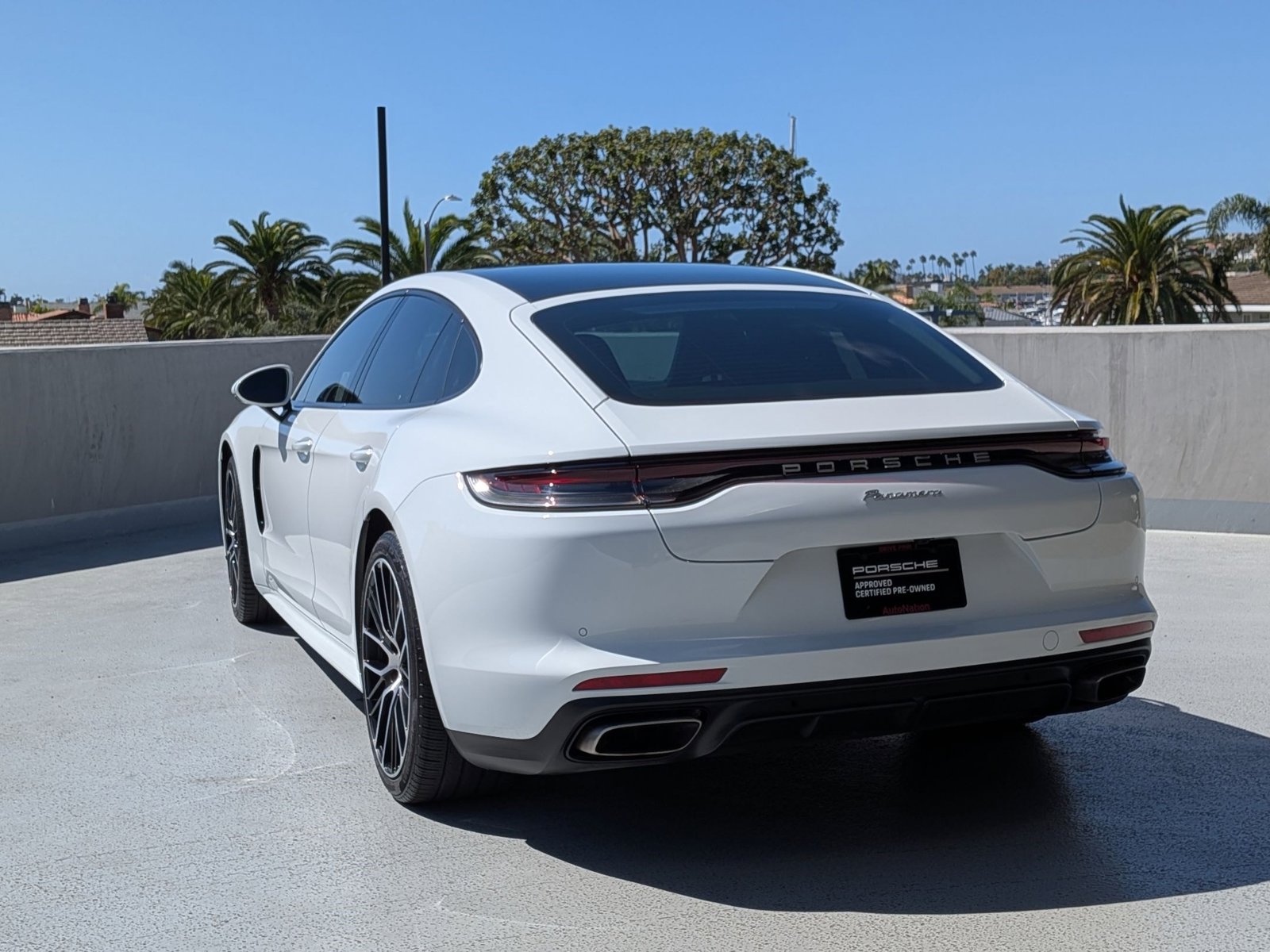 2022 Porsche Panamera 4 photo 3