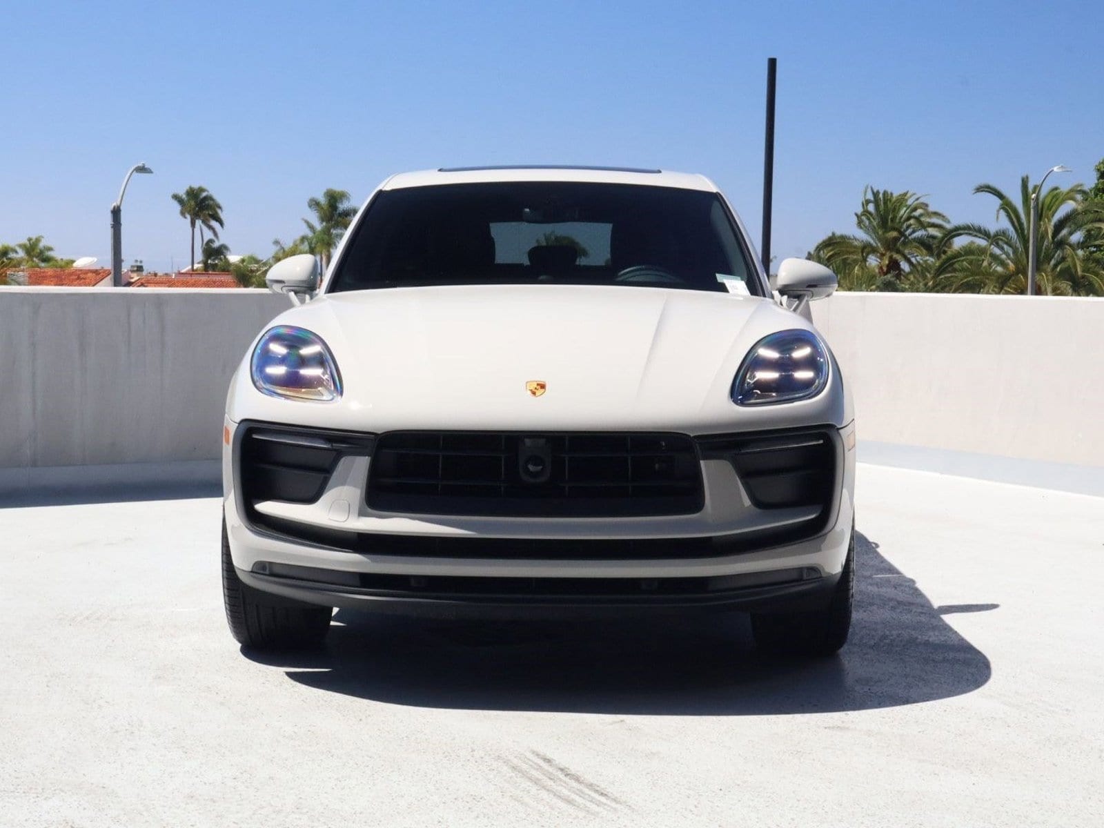 2025 Porsche Macan photo 5