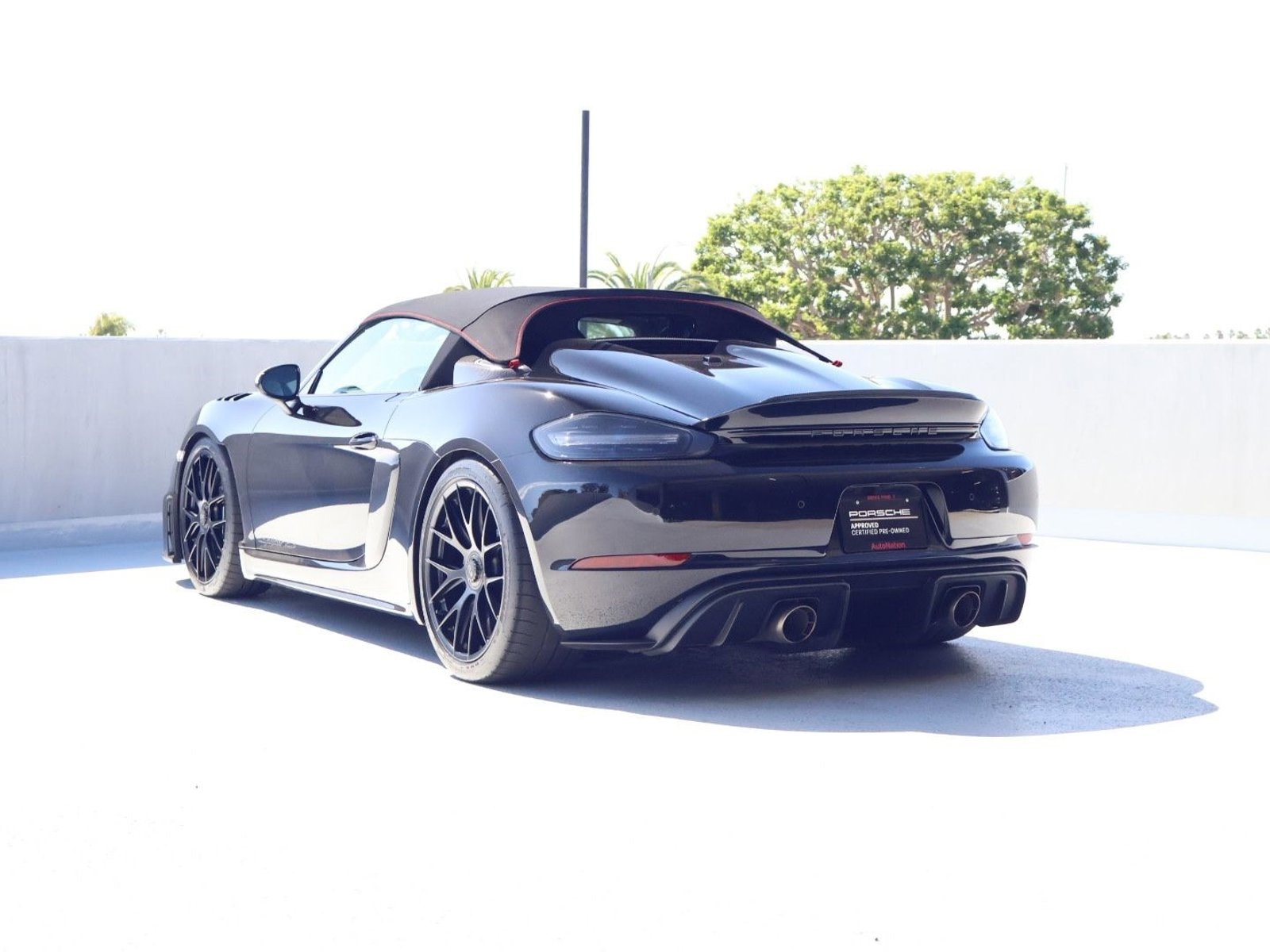 2025 Porsche 718 Spyder RS photo 2