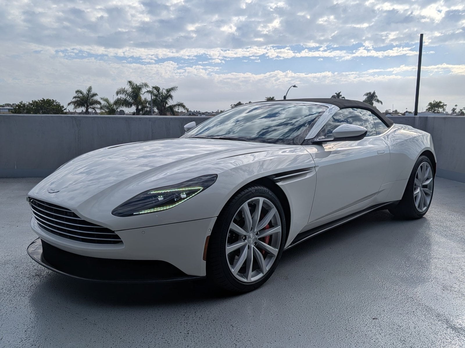 2019 Aston Martin DB11 Base