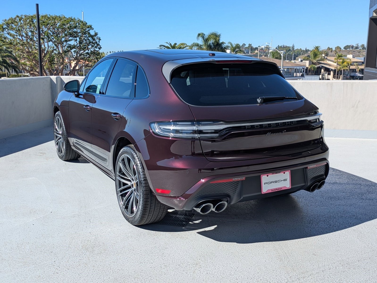 2026 Porsche Macan T photo 2