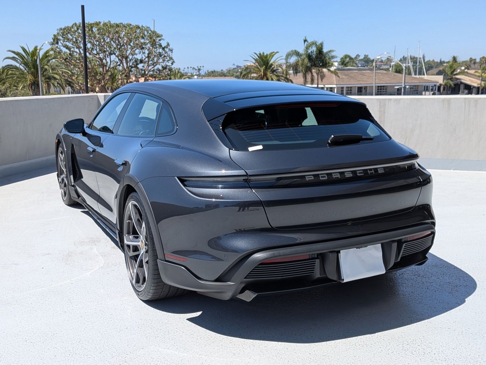 2022 Porsche Taycan Cross Turismo 4 photo 3