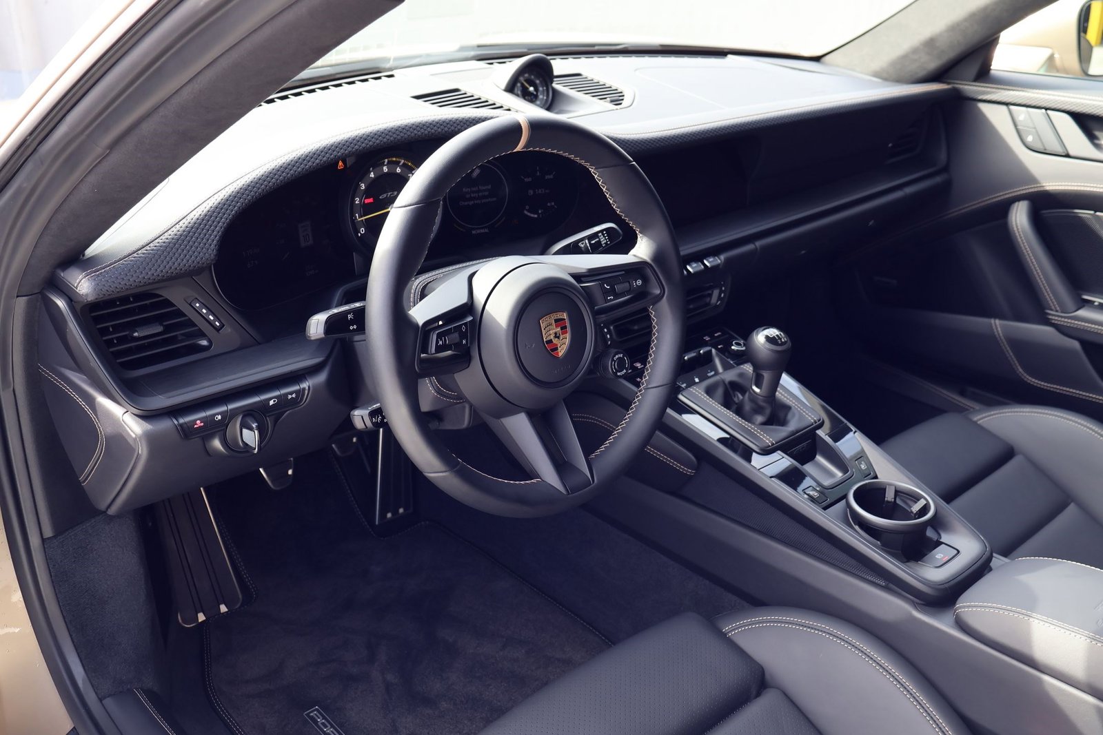 2023 Porsche 911 GT3 Touring photo 4