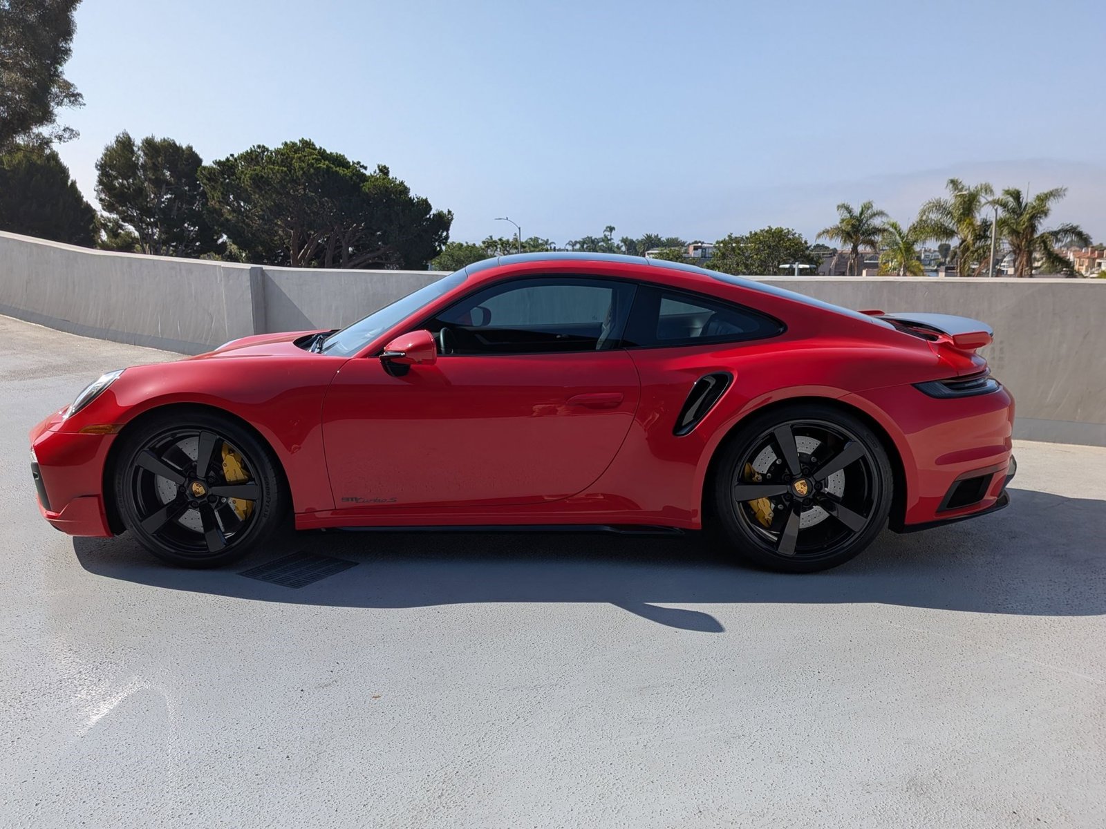 2021 Porsche 911 Turbo S photo 2