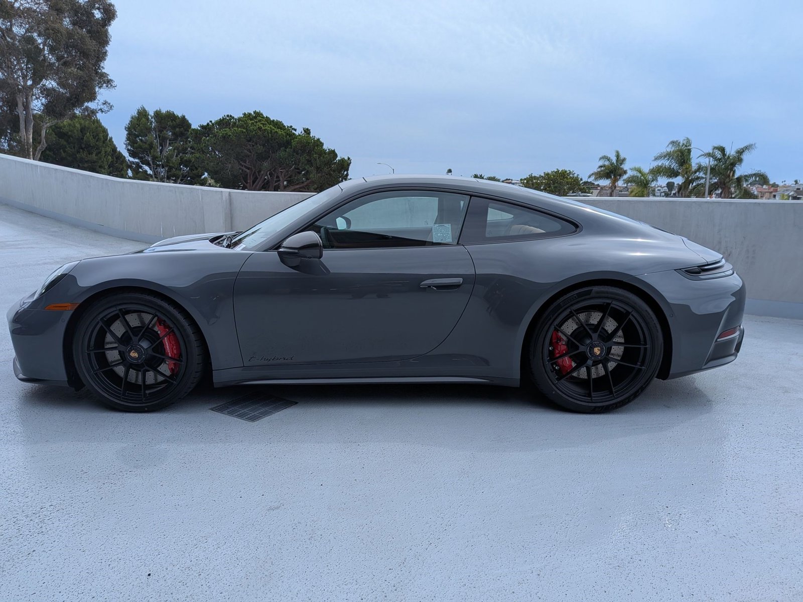2026 Porsche 911 4 GTS photo 2