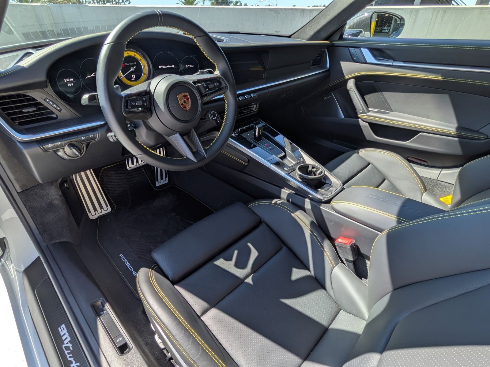 2023 Porsche 911 Turbo S photo 4