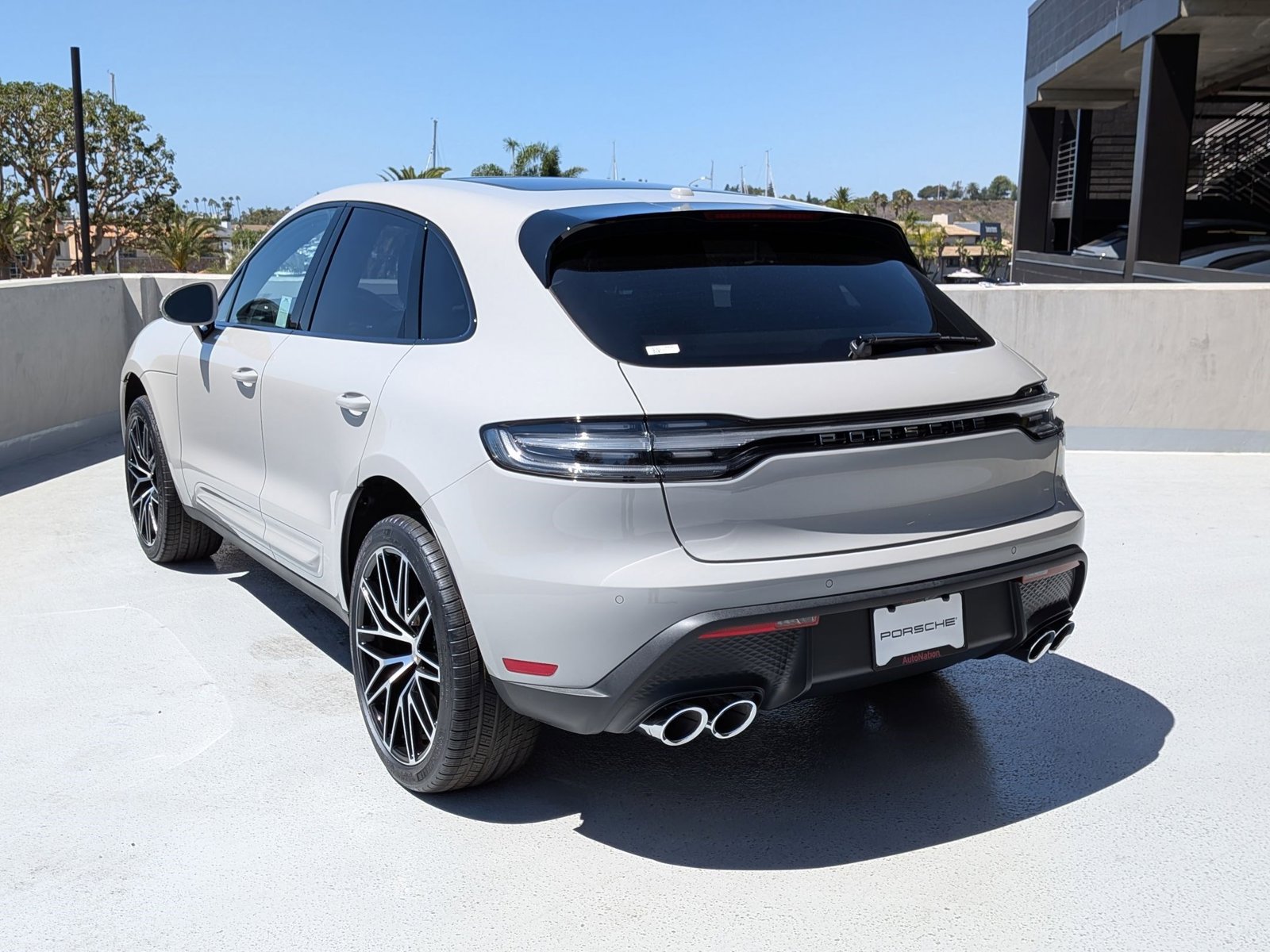 2026 Porsche Macan T photo 3