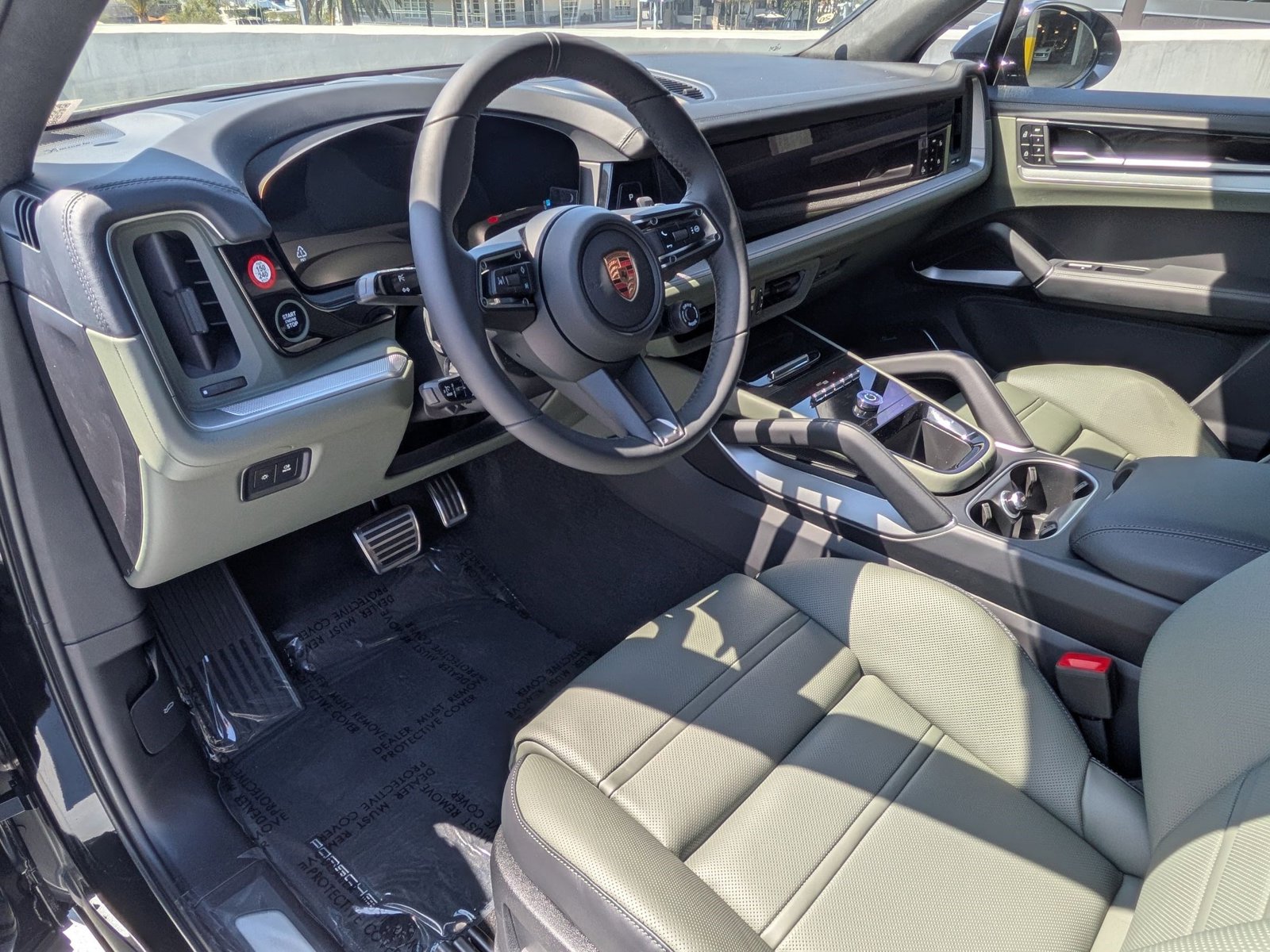 2026 Porsche Cayenne GTS photo 4