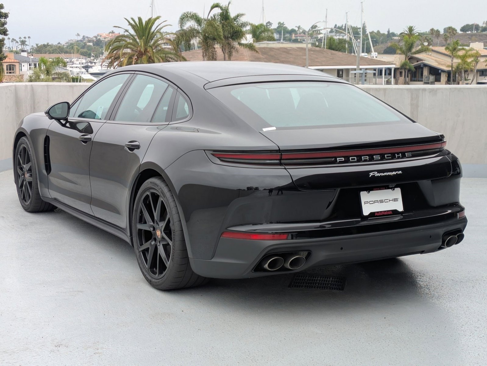 2025 Porsche Panamera 4 photo 3