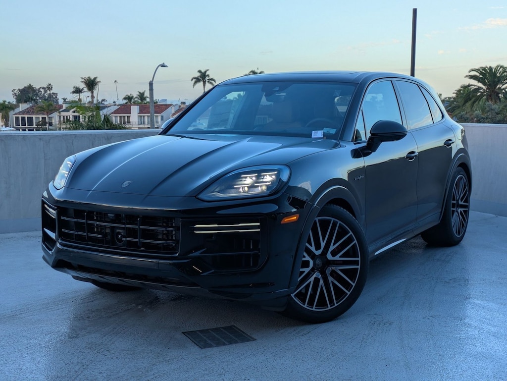 New 2025 Porsche Cayenne E-Hybrid Turbo SUV