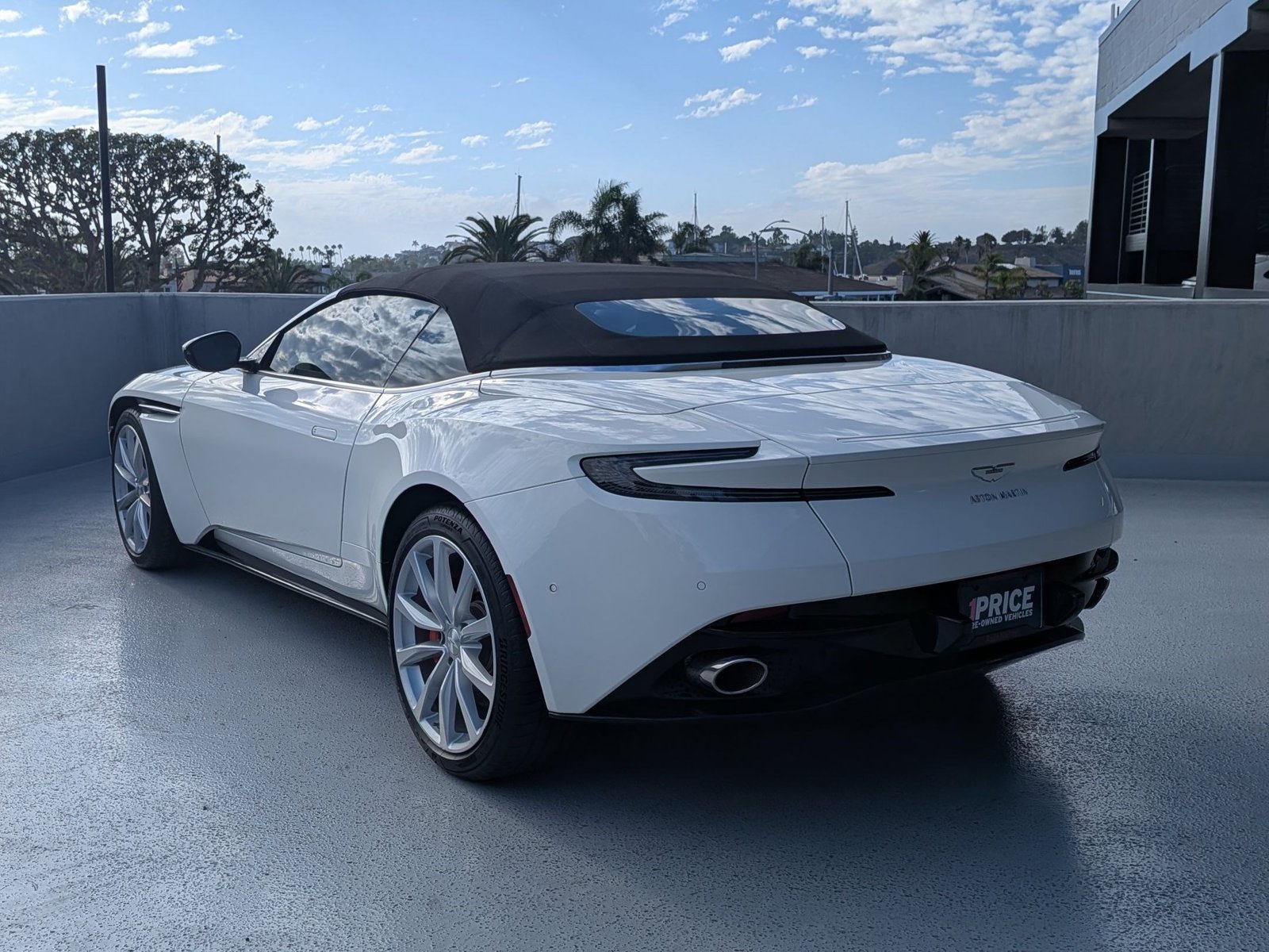2019 Aston Martin DB11 AM5 photo 3
