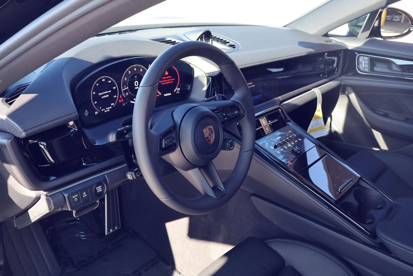 2026 Porsche Panamera 4 photo 4