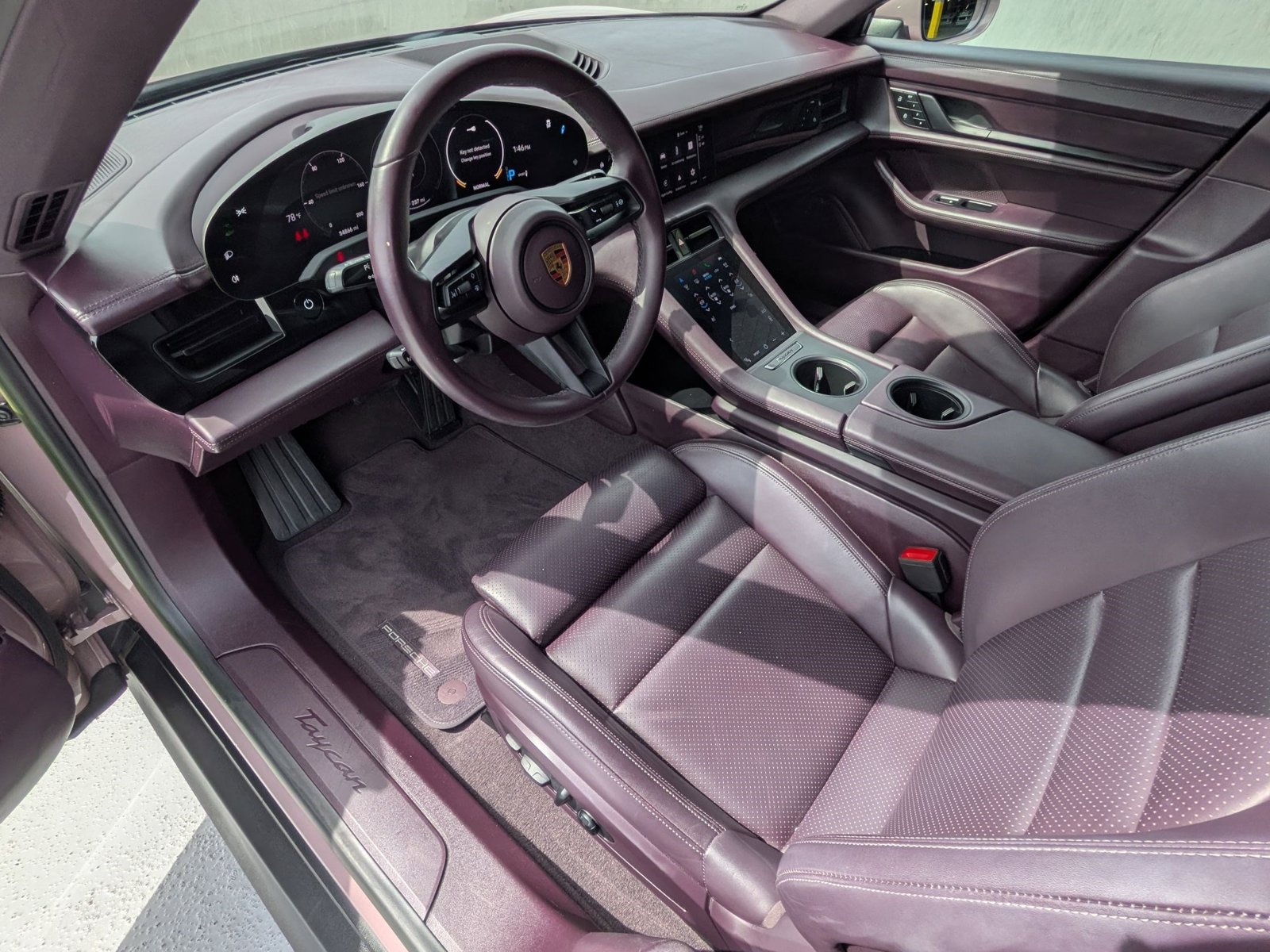 2023 Porsche Taycan photo 4