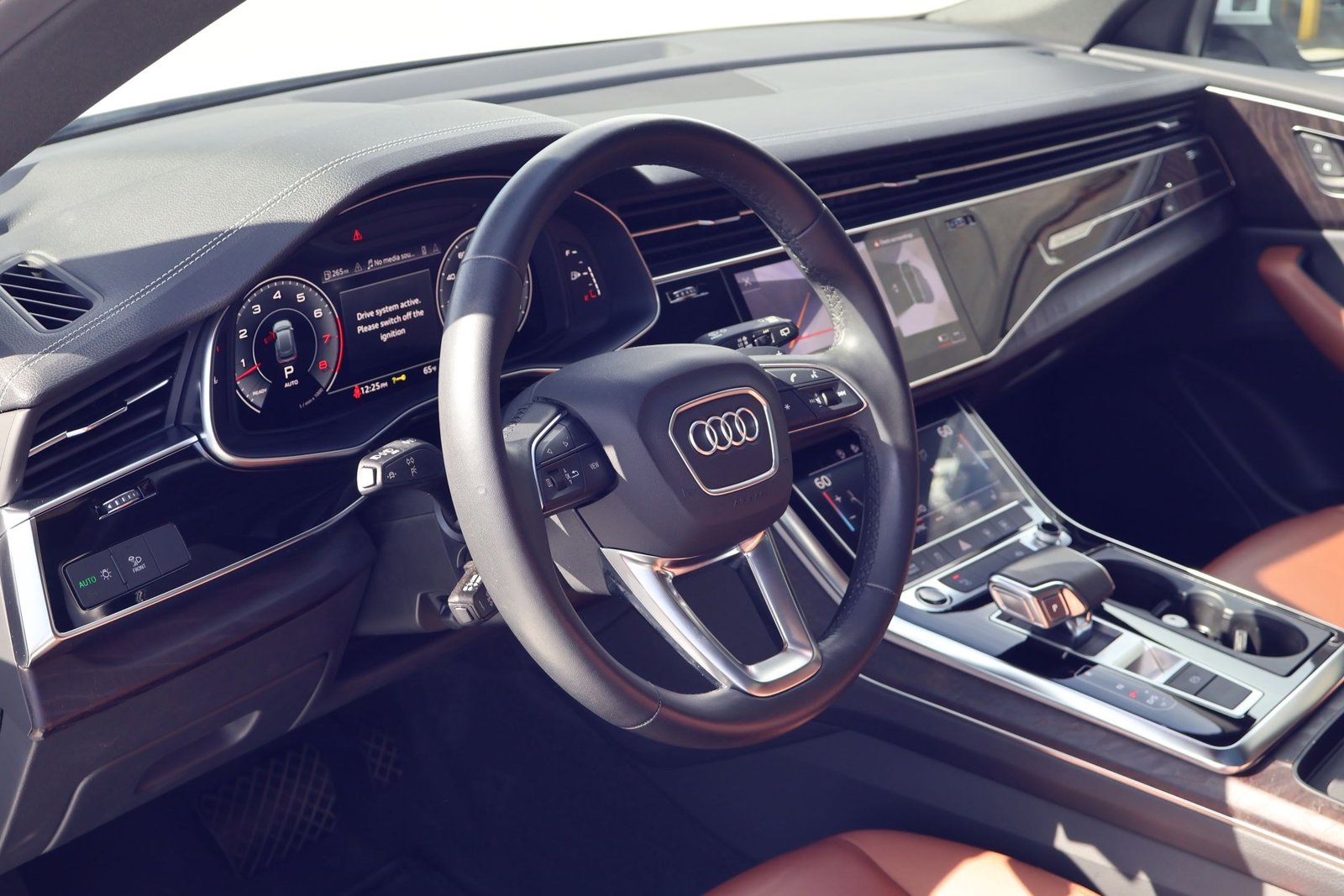 2023 Audi Q8 Premium photo 3