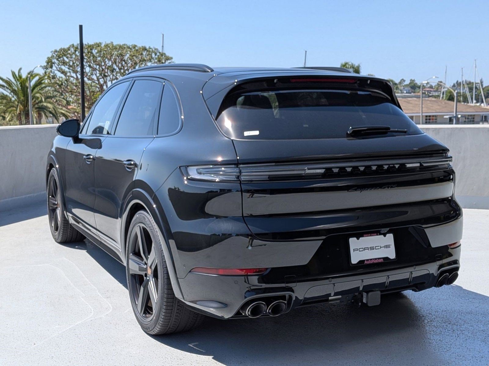 2025 Porsche 911 GT3 Touring photo 3