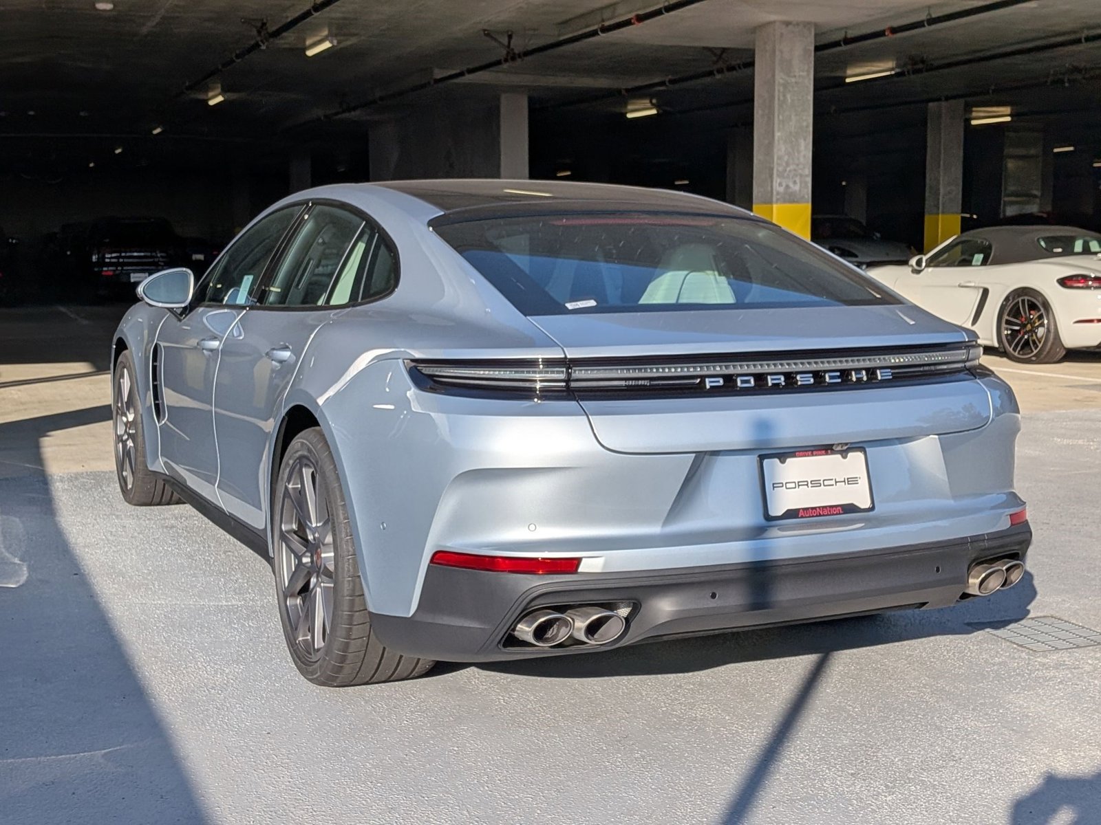2025 Porsche Panamera 4 photo 3