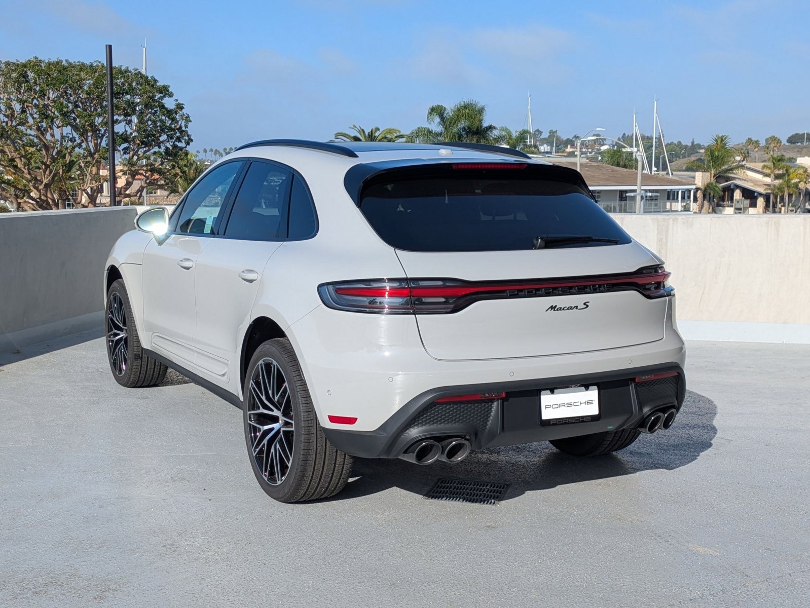 2025 Porsche Macan S photo 3