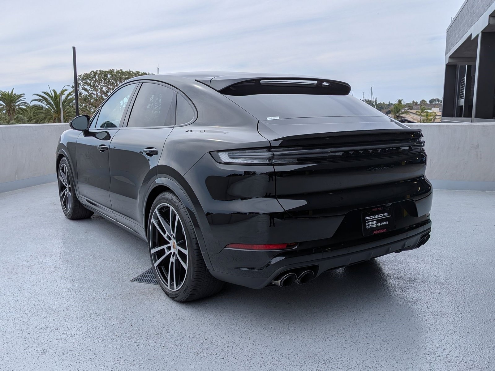 2025 Porsche Cayenne Coupe S photo 3