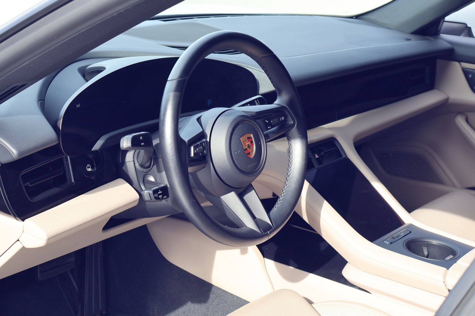 2022 Porsche Taycan photo 4