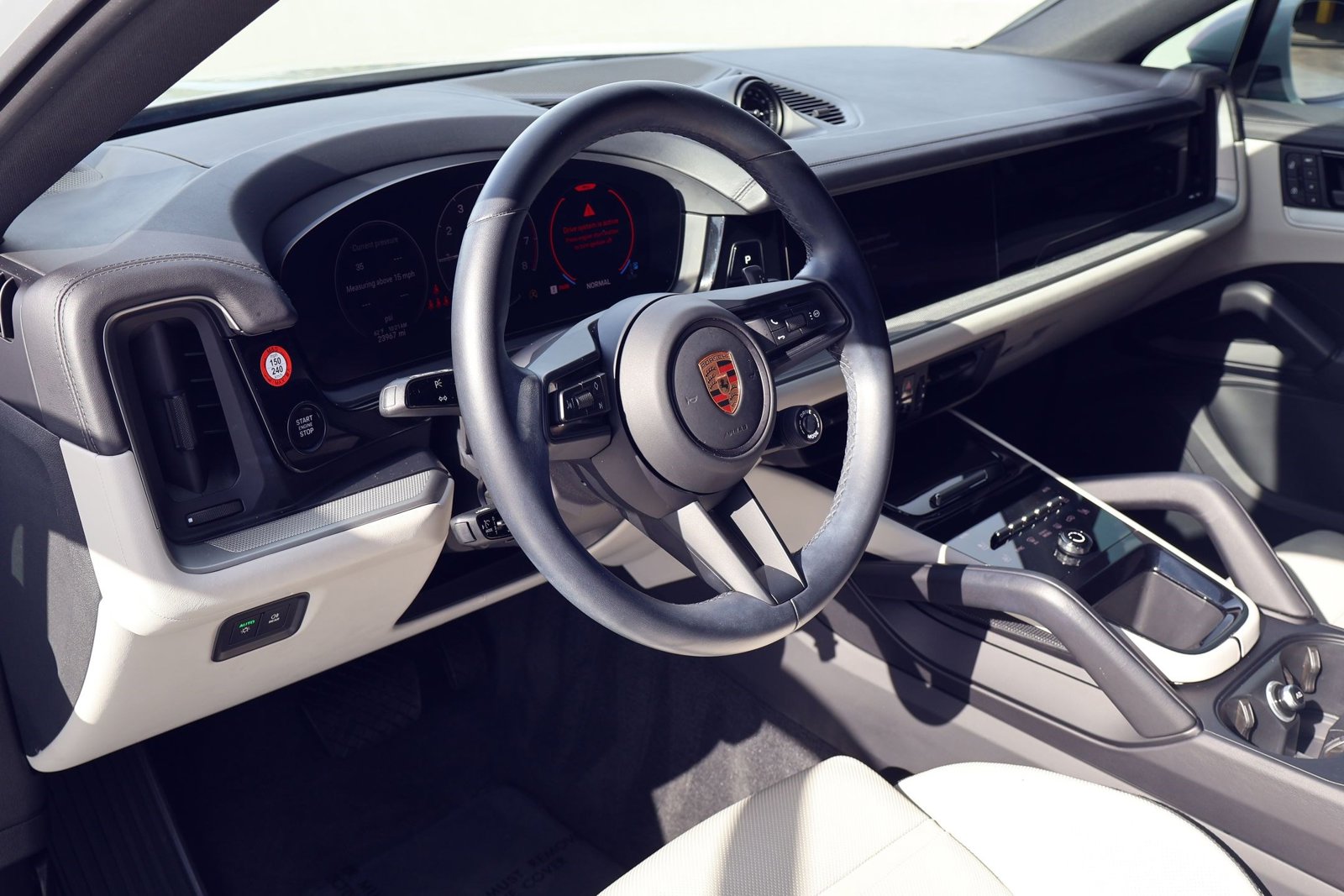 2024 Porsche Cayenne Coupe photo 4