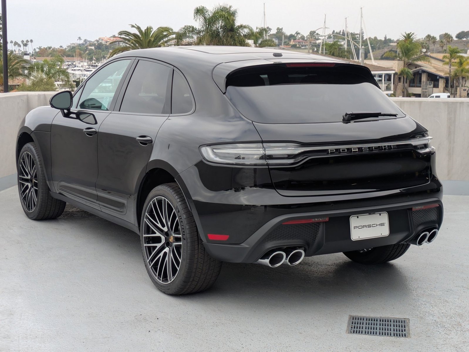 2026 Porsche Macan T photo 3
