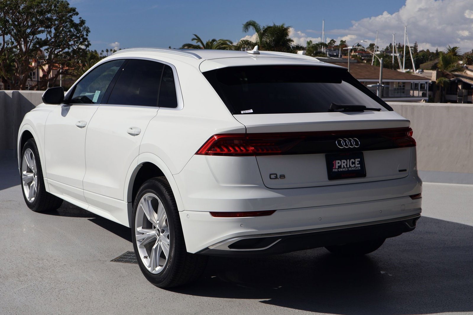 2023 Audi Q8 Premium photo 2