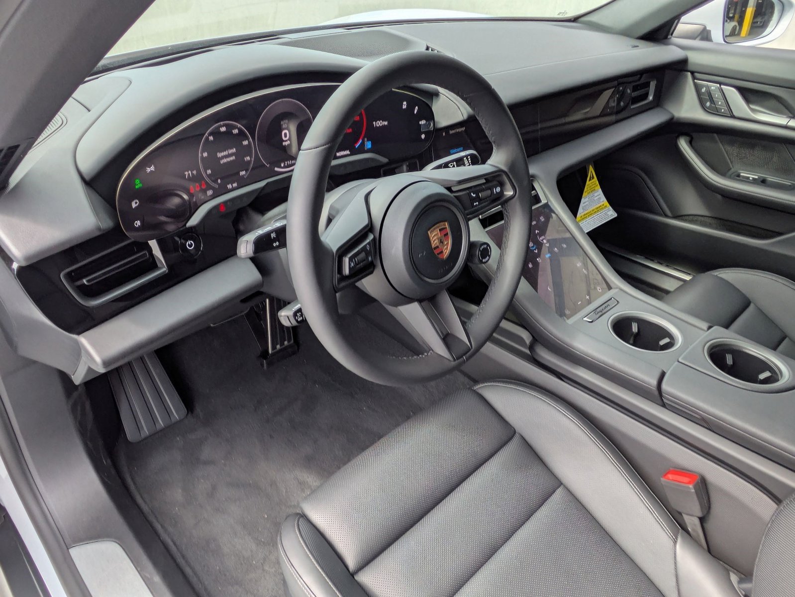 2025 Porsche Taycan 4 photo 4