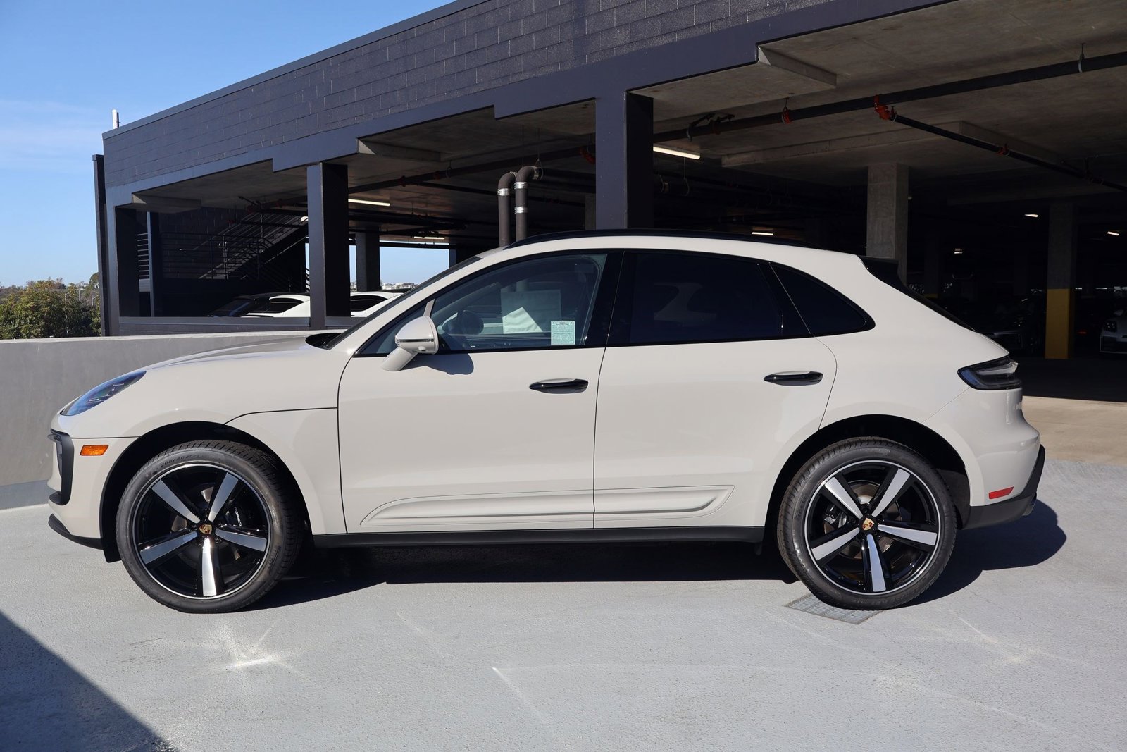 2026 Porsche Macan S photo 2