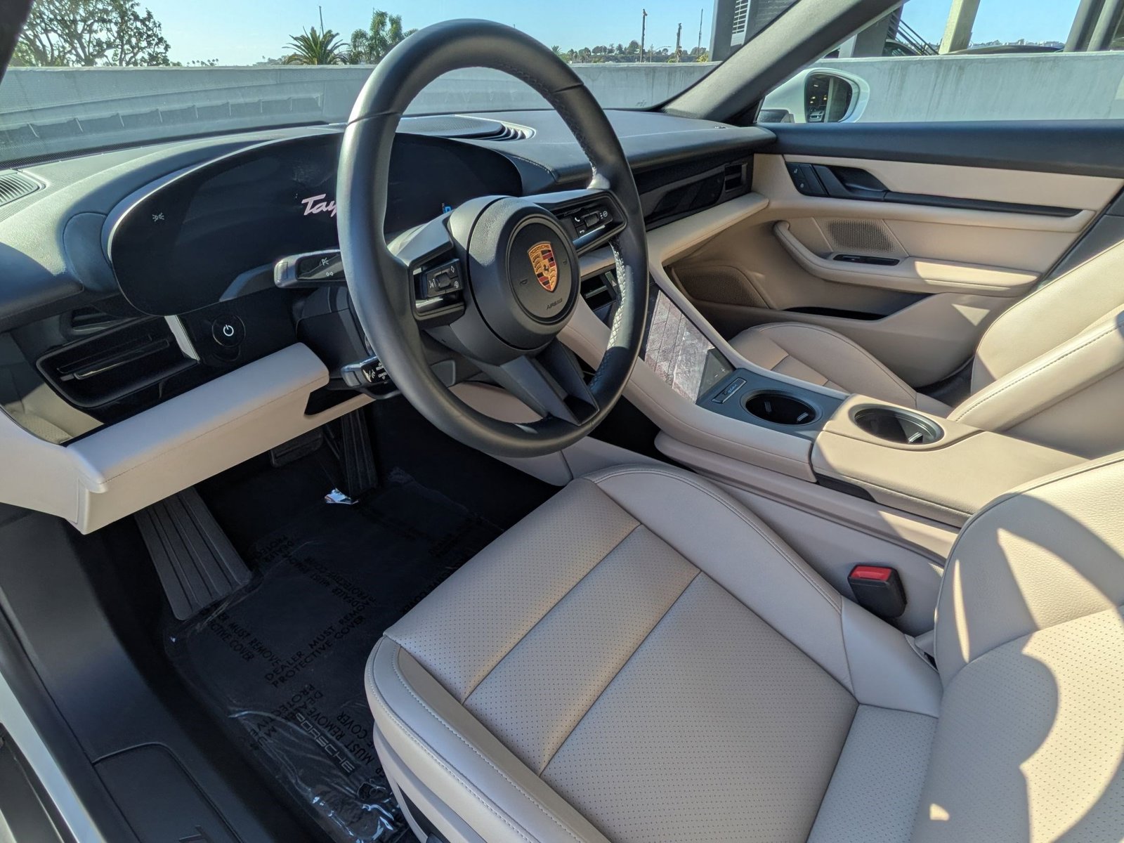 2022 Porsche Taycan photo 4