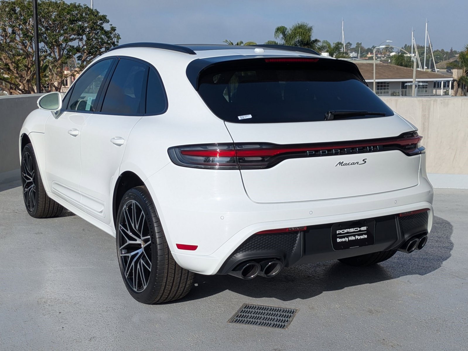 2025 Porsche Macan S photo 3