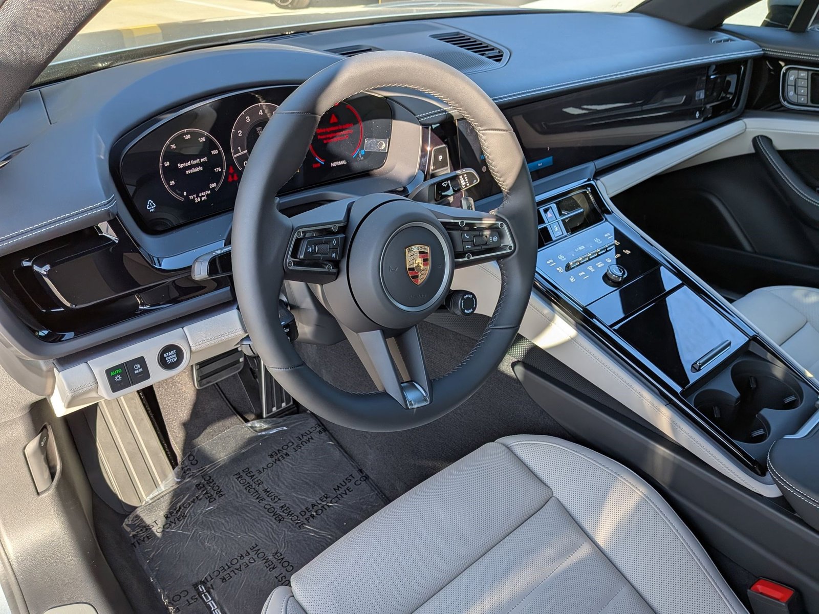 2025 Porsche Panamera 4 photo 4
