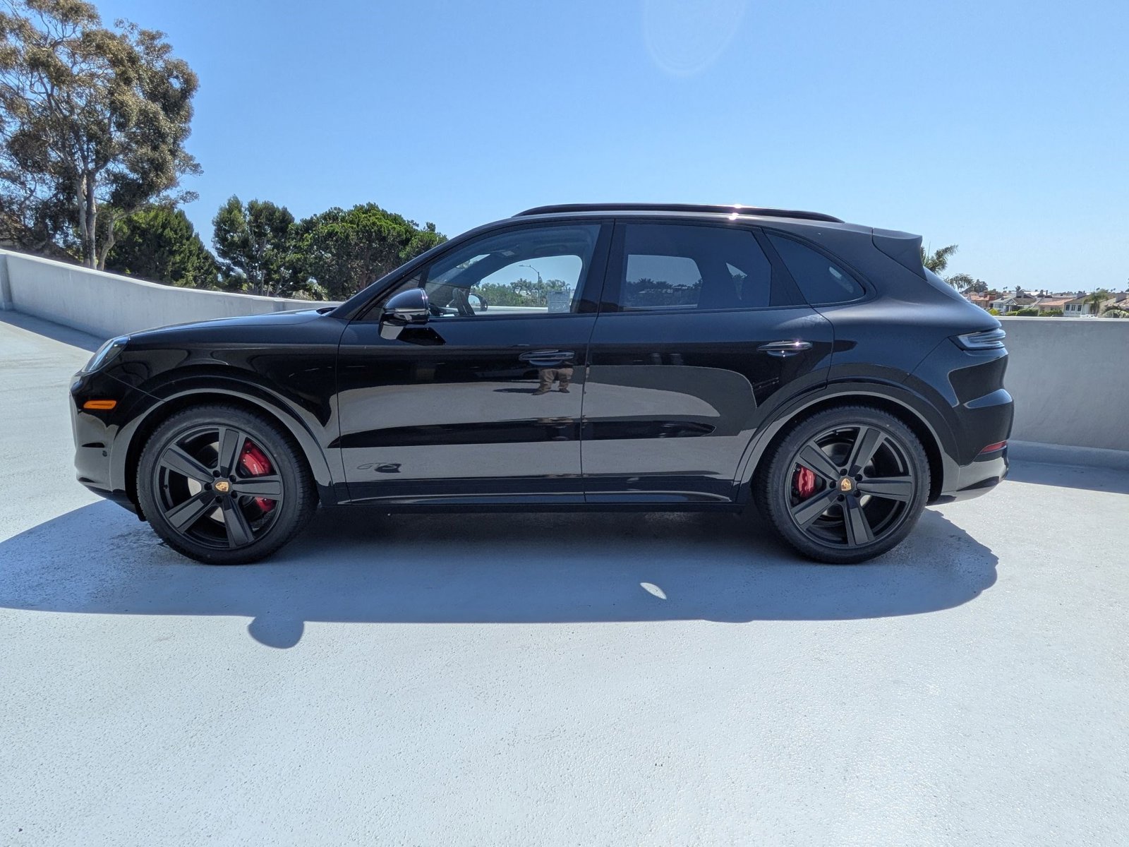 2026 Porsche Cayenne GTS photo 2