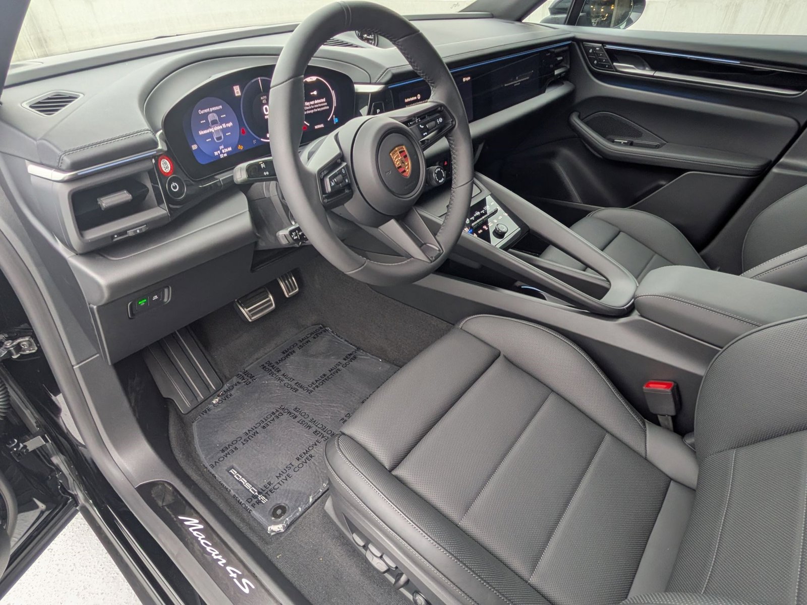 2025 Porsche Macan Electric photo 4
