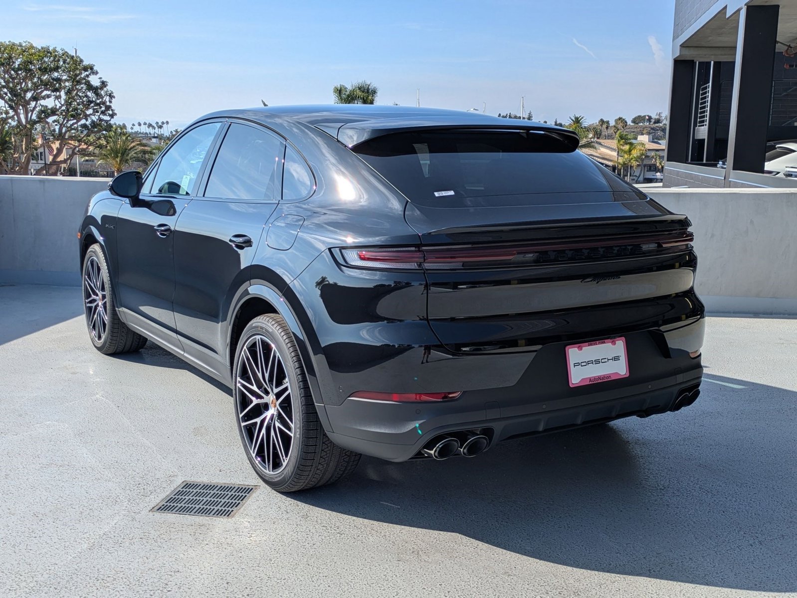 2026 Porsche Cayenne E-Hybrid Coupe photo 3