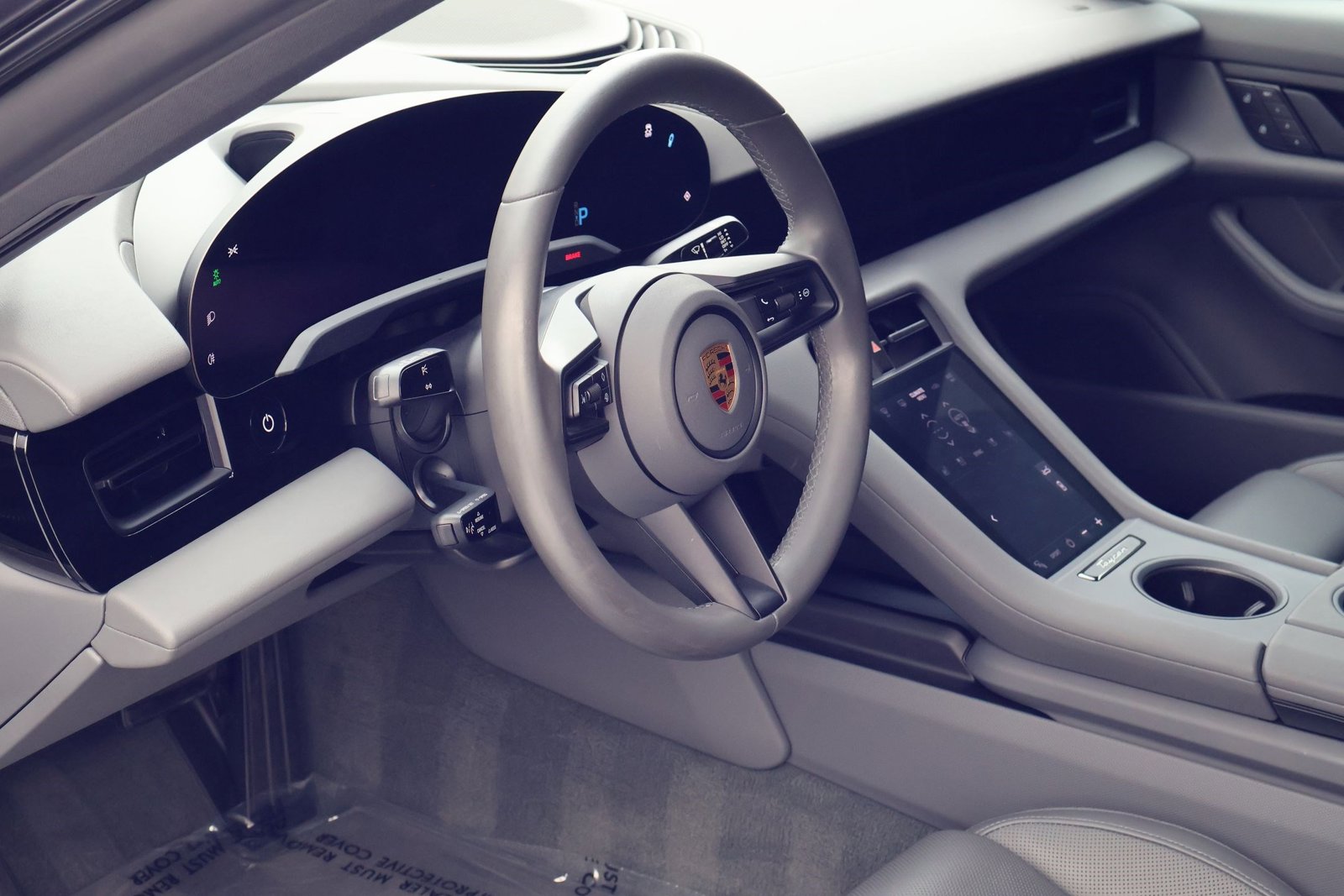 2023 Porsche Taycan photo 4