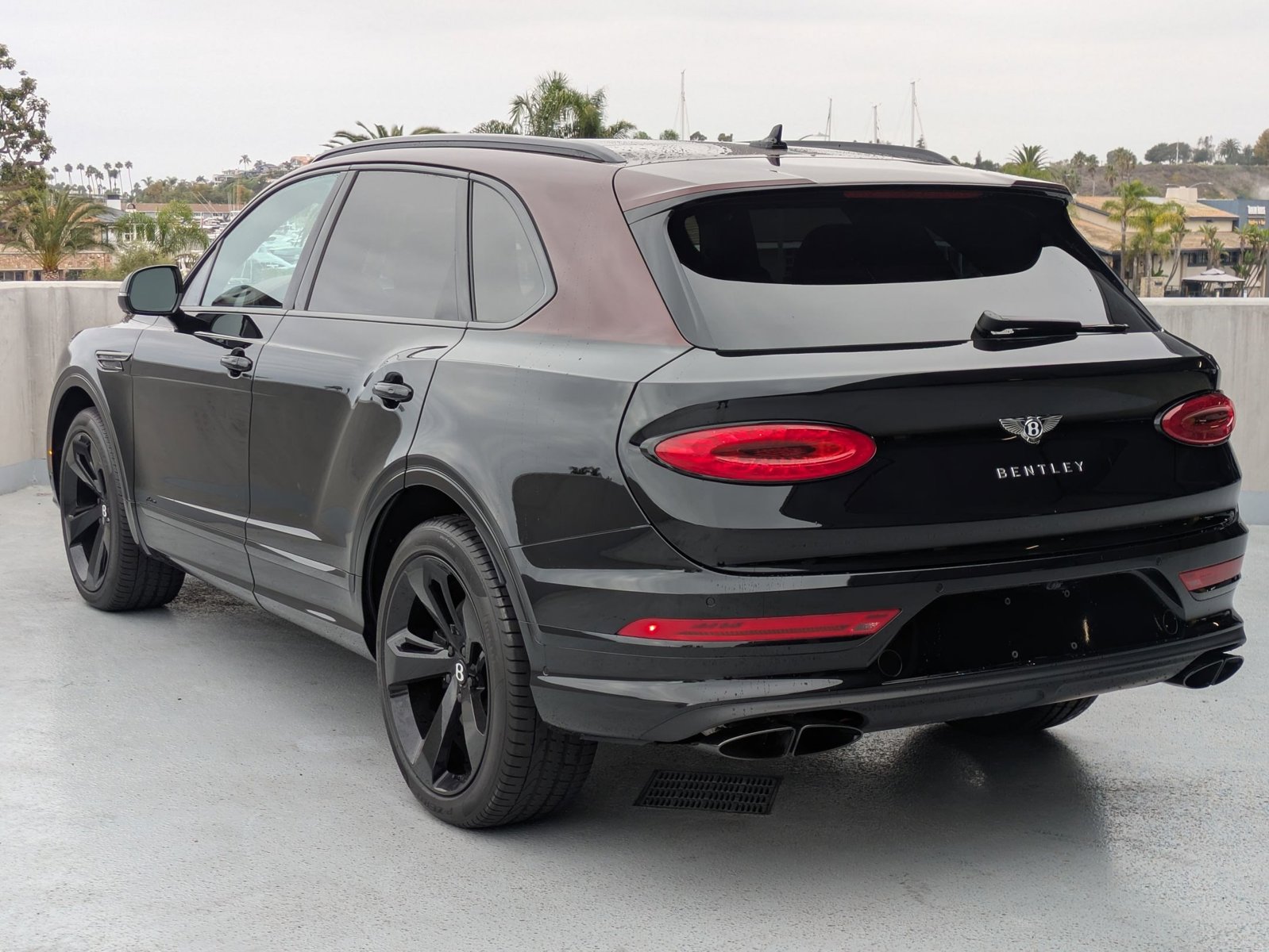 2025 Bentley Bentayga Azure photo 2