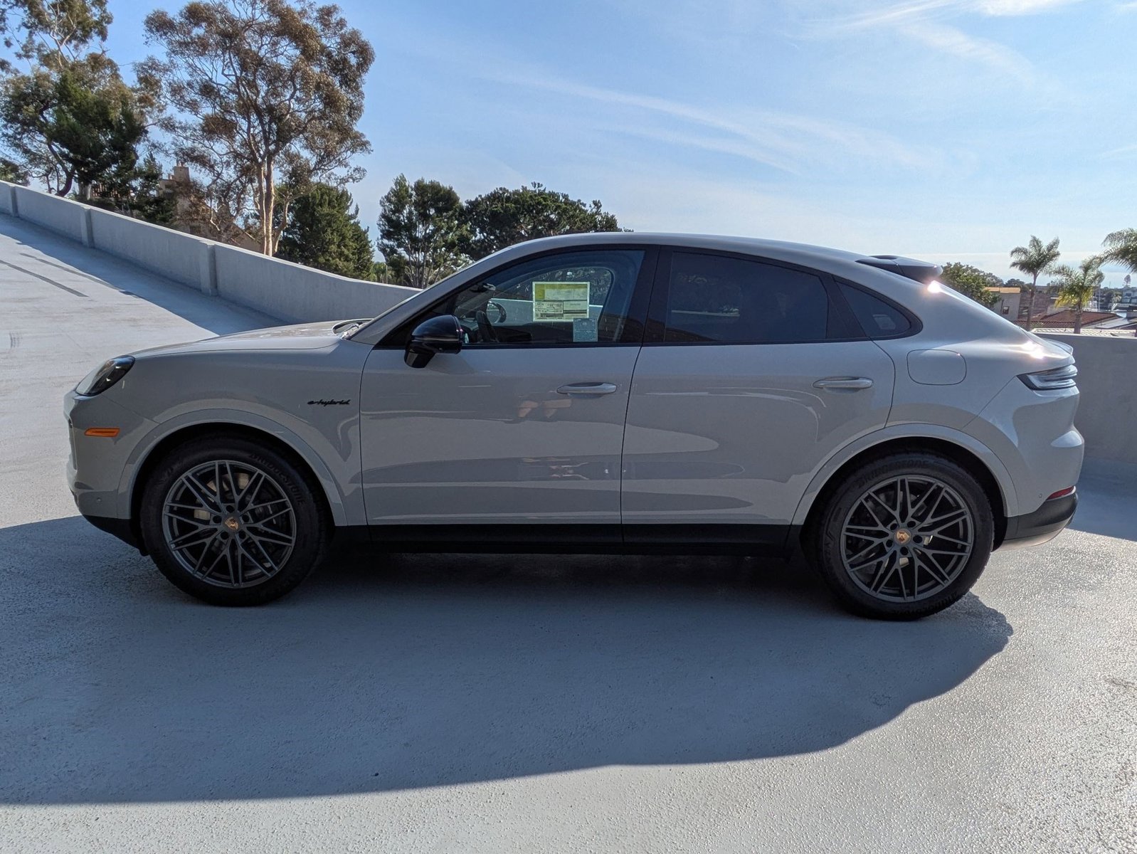 2026 Porsche Cayenne E-Hybrid Coupe photo 2