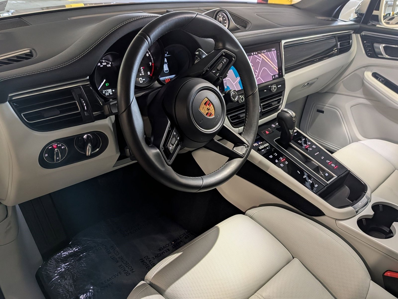 2023 Porsche Macan GTS photo 4