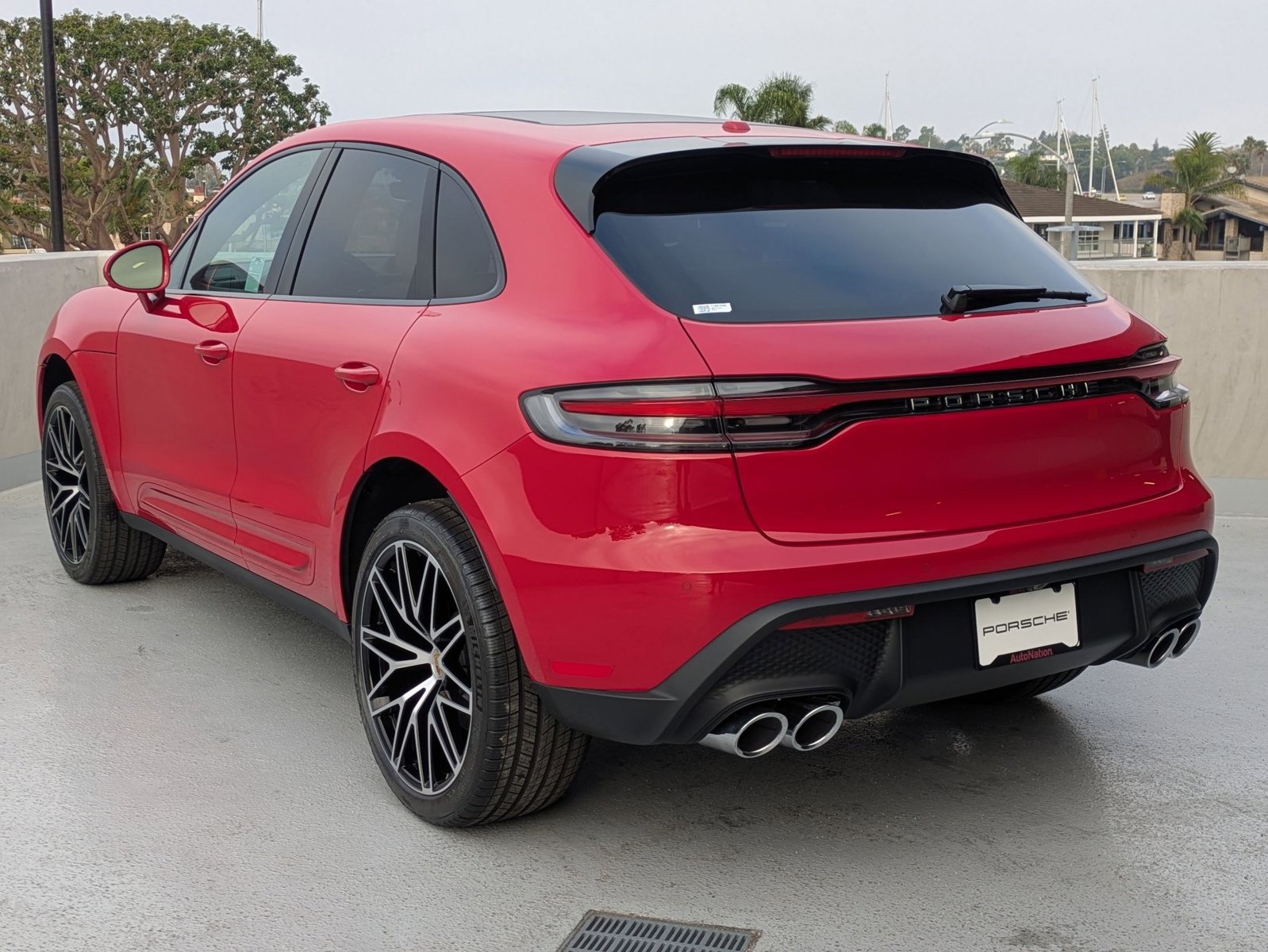 2026 Porsche Macan T photo 3