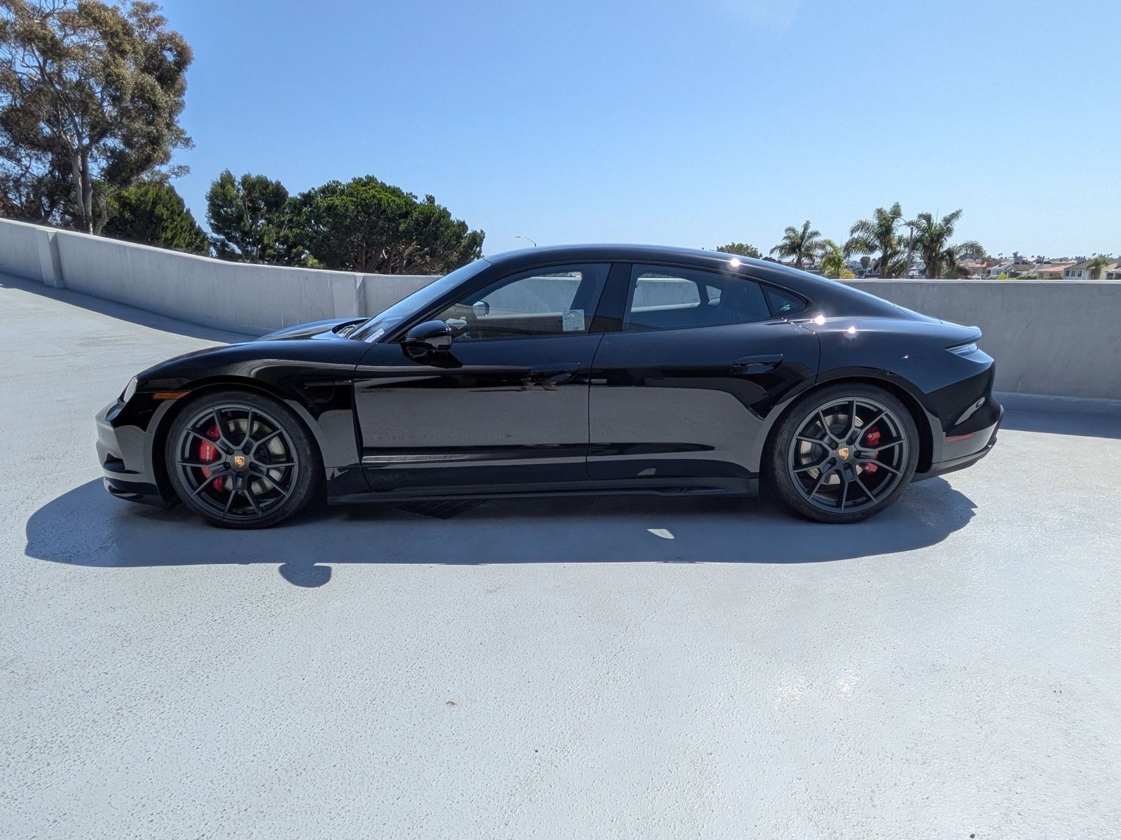 2026 Porsche Taycan GTS photo 2