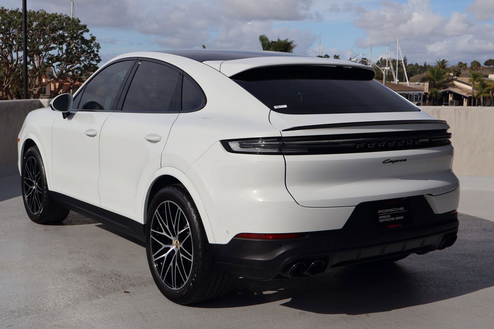 2024 Porsche Cayenne Coupe photo 3