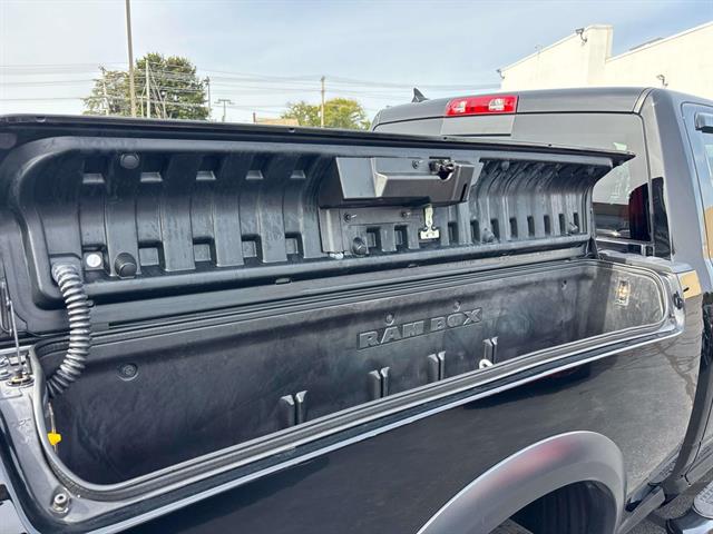 2022 Ram 1500 Classic Warlock photo 2